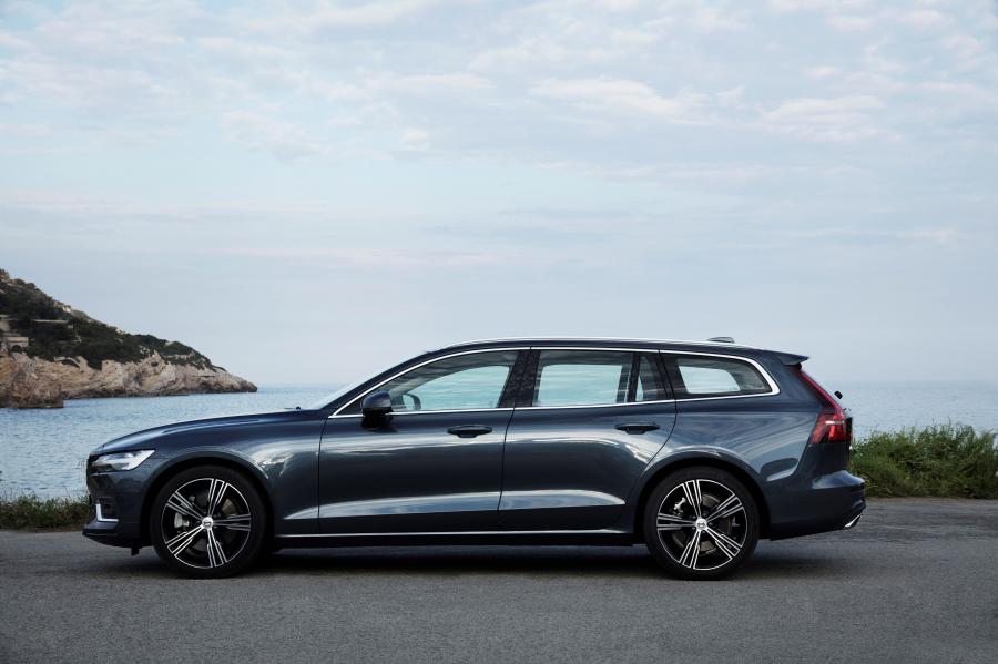  Volvo V60 D4 Inscription 2018 года  (WW) (фото 4 из 40)
